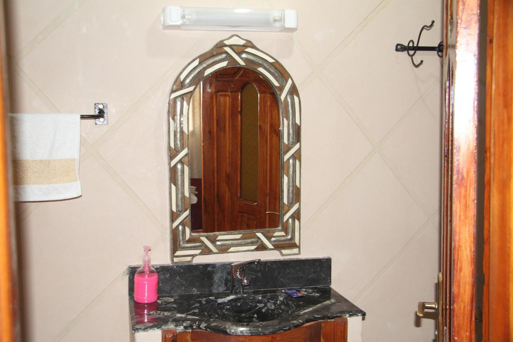 Riad Ouinz Ait Benhaddou Exterior foto